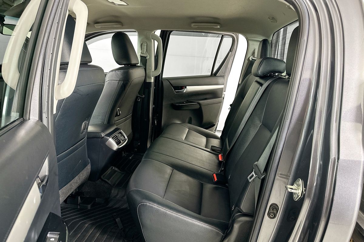 2021 Toyota HILUX SR5 (4x4) GUN126R 4X4