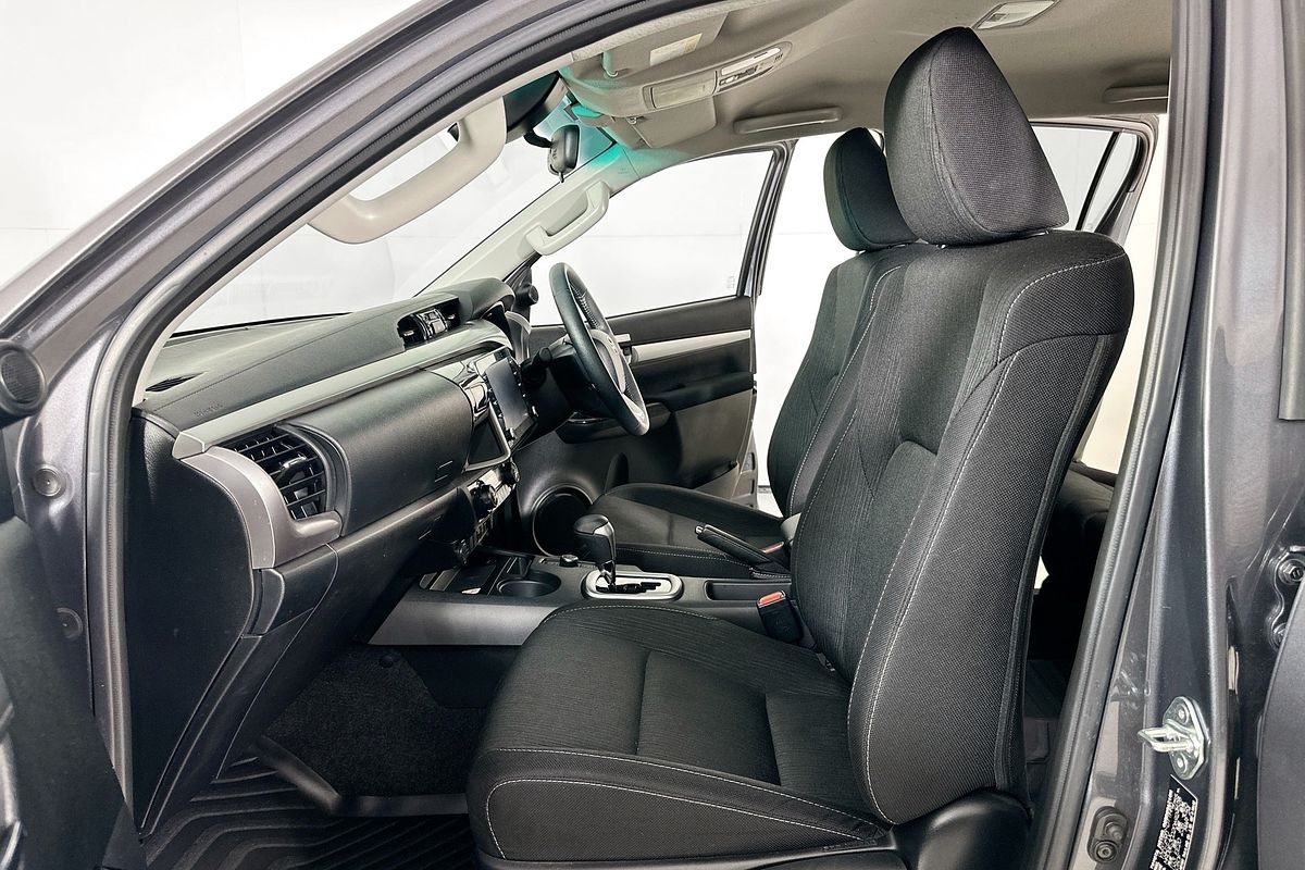 2024 Toyota HILUX SR5 48V (4x4) GUN126R 4X4