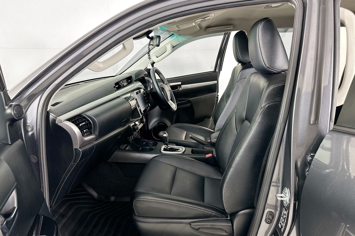 2023 Toyota HILUX SR5 + PREMIUM INTERIOR (4x4) GUN126R 4X4