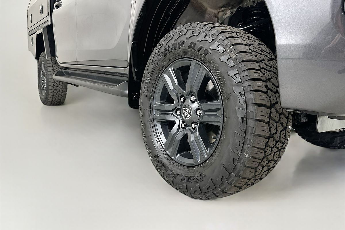 2024 Toyota HILUX SR 48V (4x4) GUN126R 4X4