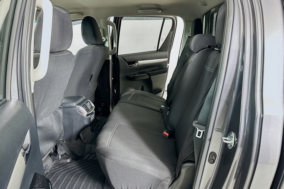 2024 Toyota HILUX SR5 48V GUN126R 4X4