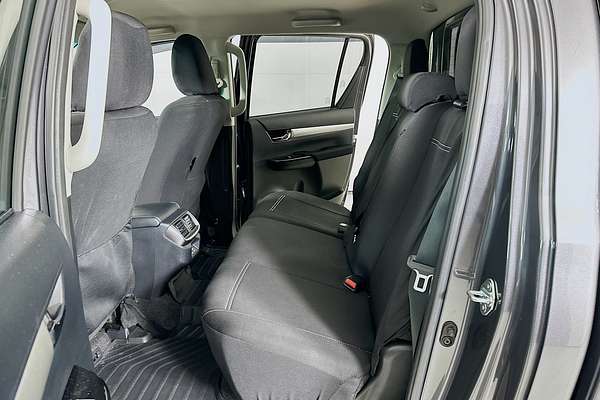 2024 Toyota HILUX SR5 48V GUN126R 4X4