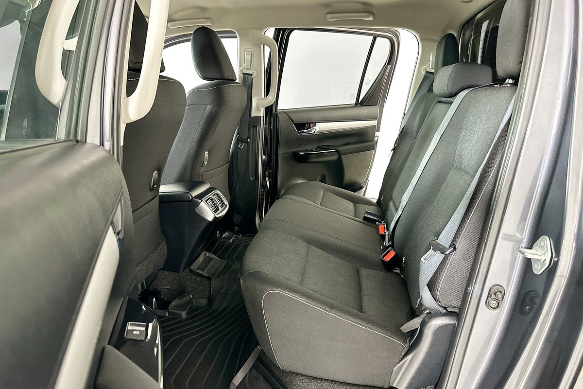 2023 Toyota HILUX SR5 (4x4) GUN126R 4X4