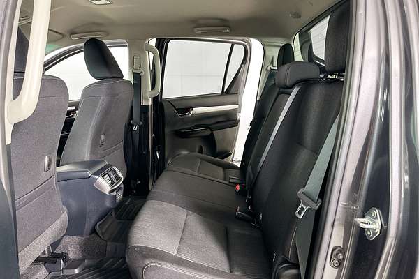 2024 Toyota HILUX SR5 48V (4x4) GUN126R 4X4