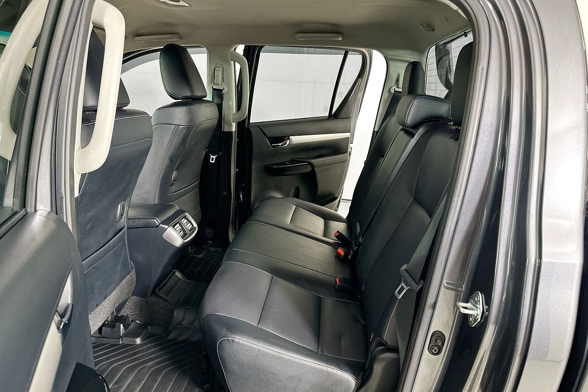 2023 Toyota HILUX SR5 + PREMIUM INTERIOR (4x4) GUN126R 4X4