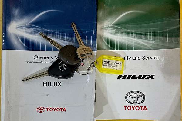 2013 Toyota HILUX SR5 (4x4) KUN26R MY12 4X4