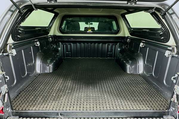 2024 Toyota HILUX SR5 48V GUN126R 4X4