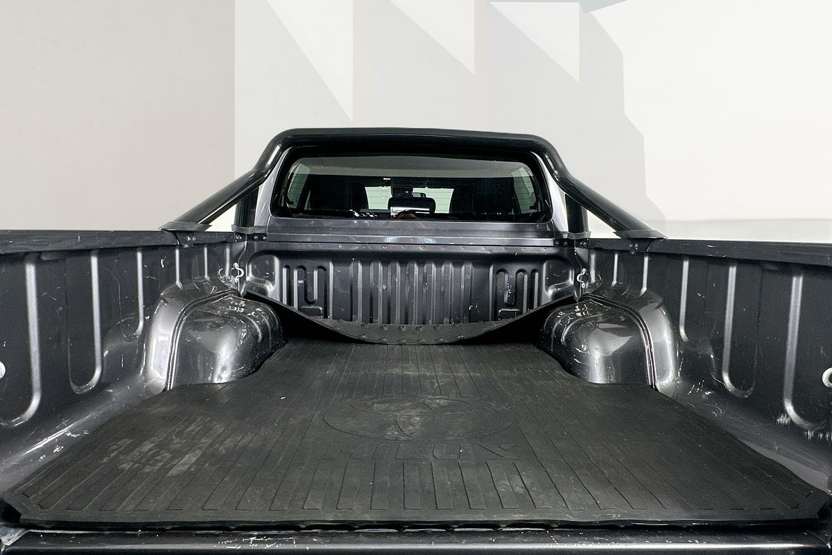 2020 Toyota HILUX SR5+ (4x4) GUN126R FACELIFT 4X4