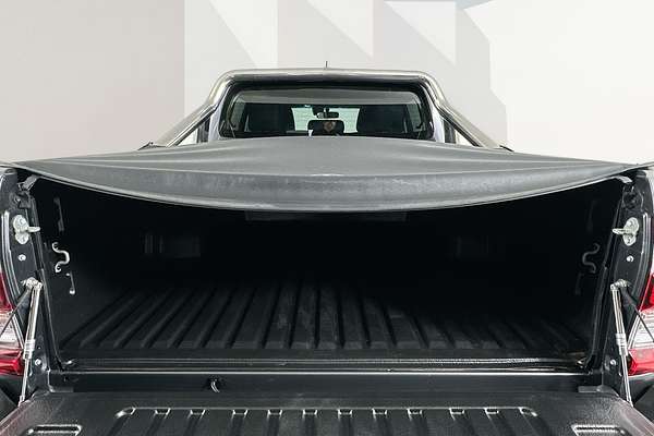 2023 Toyota HILUX SR5 + PREMIUM INTERIOR (4x4) GUN126R 4X4