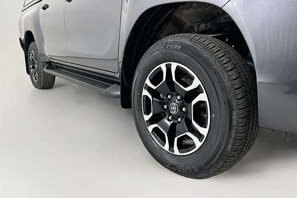 2024 Toyota HILUX SR5 48V GUN126R 4X4