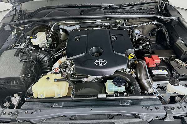 2022 Toyota HILUX SR5 + PREMIUM INTERIOR (4x4) GUN126R 4X4
