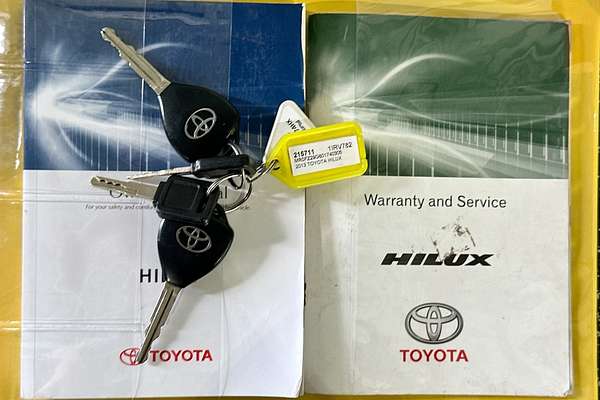 2013 Toyota HILUX SR5 (4x4) KUN26R MY12 4X4