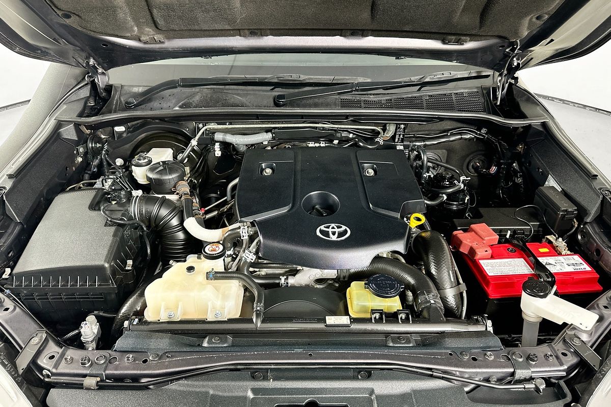 2017 Toyota HILUX SR5 (4x4) GUN126R MY17 4X4