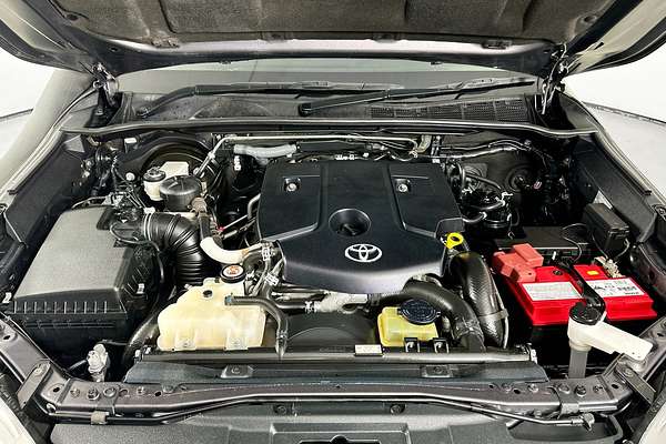 2017 Toyota HILUX SR5 (4x4) GUN126R MY17 4X4