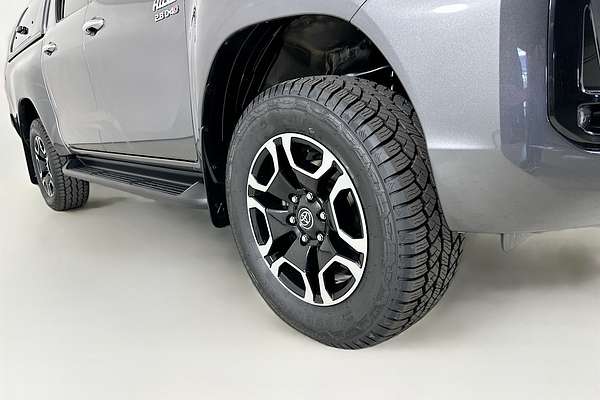 2023 Toyota HILUX SR5 (4x4) GUN126R 4X4