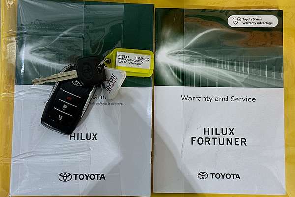 2022 Toyota HILUX SR5 (4x4) GUN126R 4X4