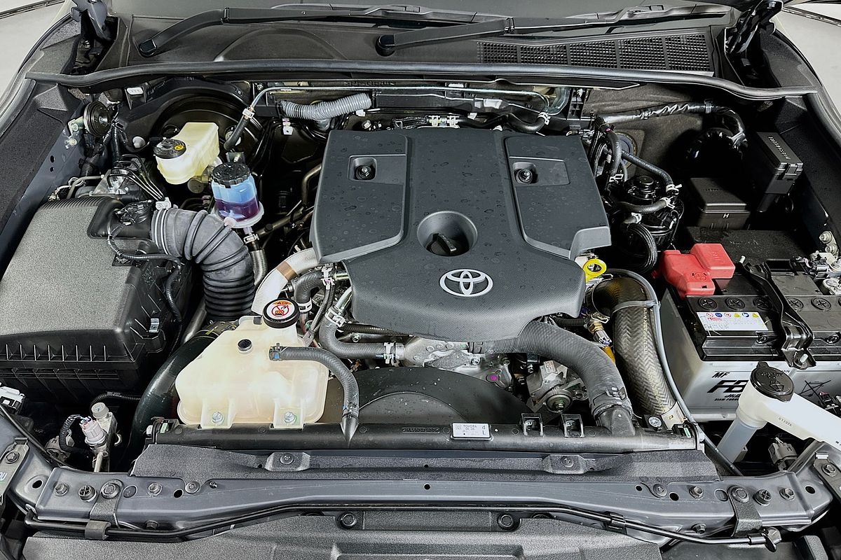2025 Toyota HILUX SR5 48V (4x4) GUN126R RC 4X4