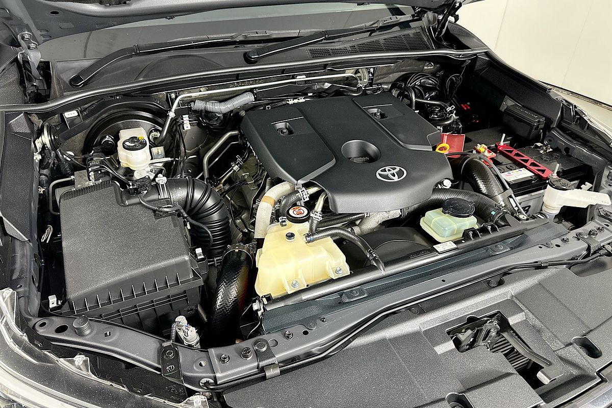 2022 Toyota HILUX SR5 (4x4) GUN126R 4X4