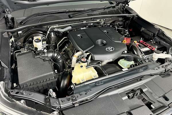 2022 Toyota HILUX SR5 (4x4) GUN126R 4X4