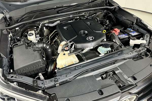 2023 Toyota HILUX SR5 (4x4) GUN126R 4X4
