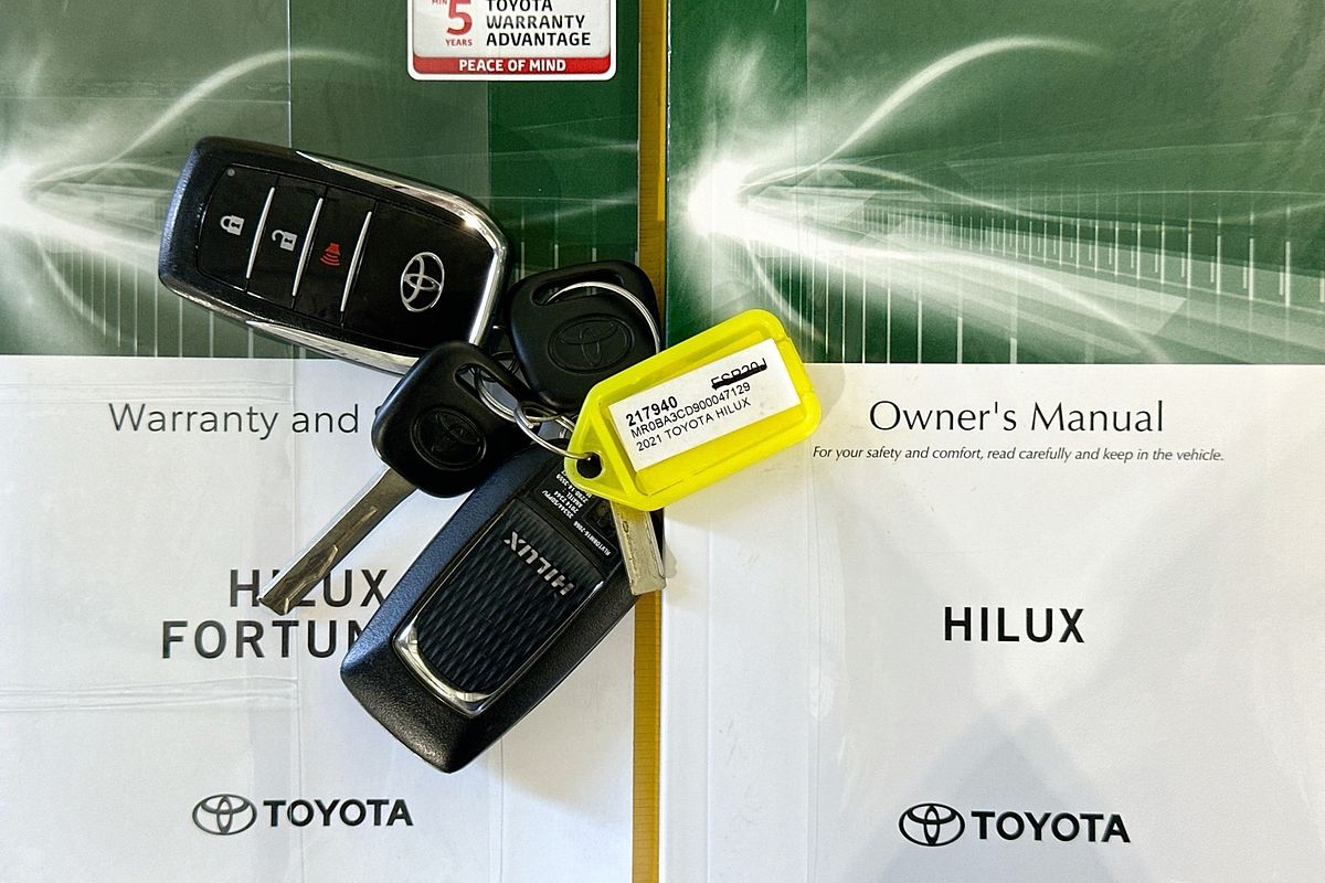 2021 Toyota HILUX SR5 (4x4) GUN126R 4X4