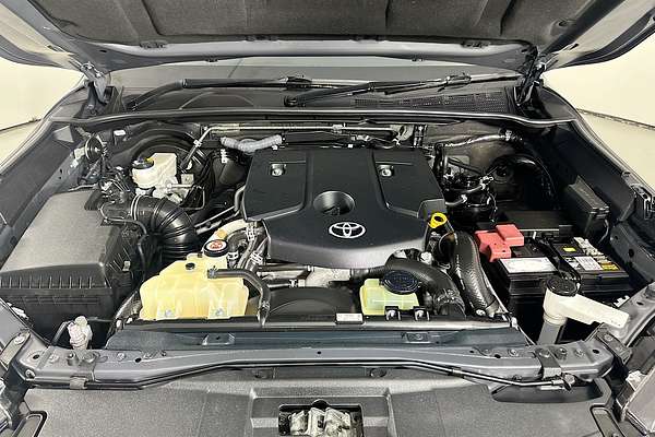 2020 Toyota HILUX SR5+ (4x4) GUN126R FACELIFT 4X4