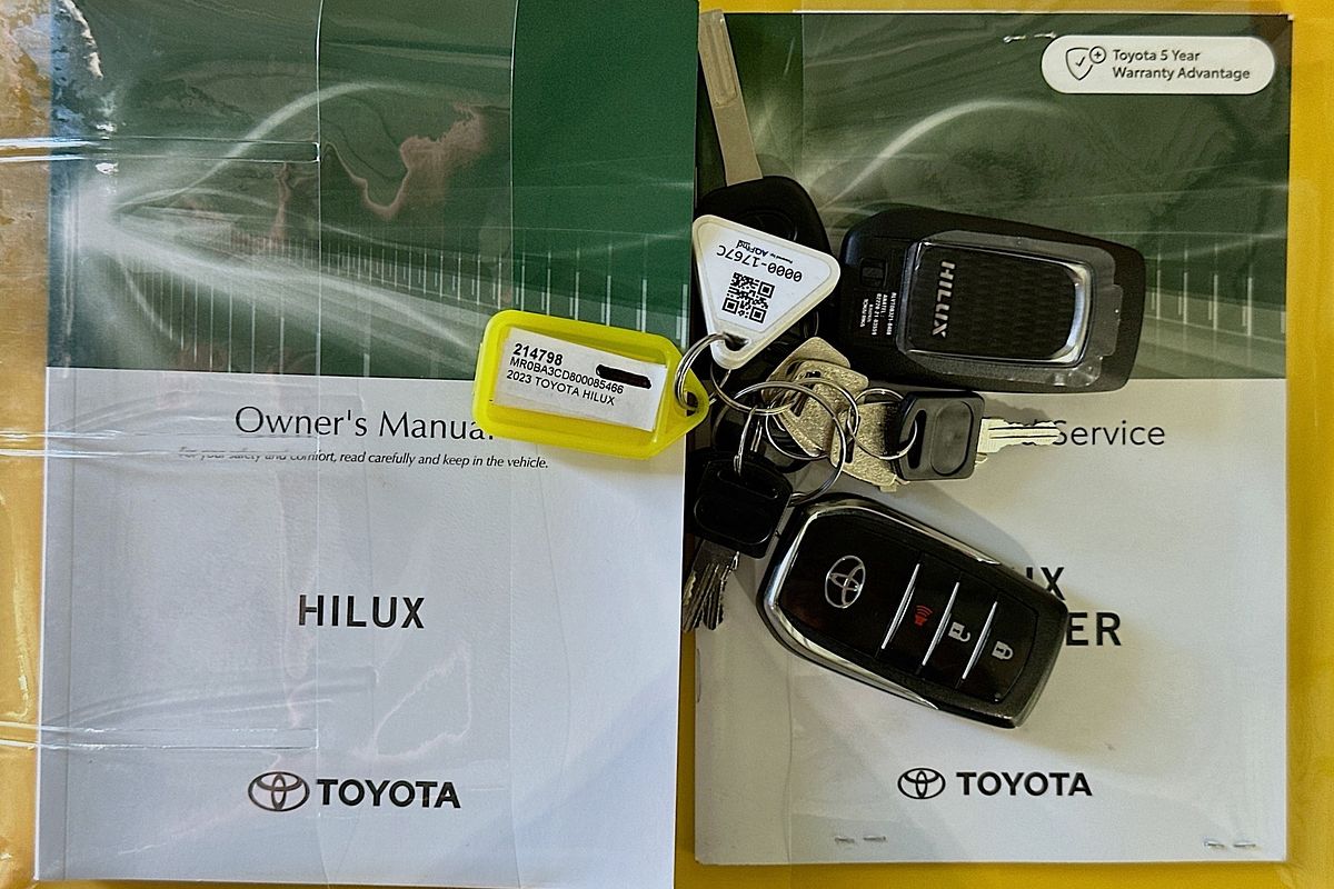 2023 Toyota HILUX SR5 (4x4) GUN126R 4X4