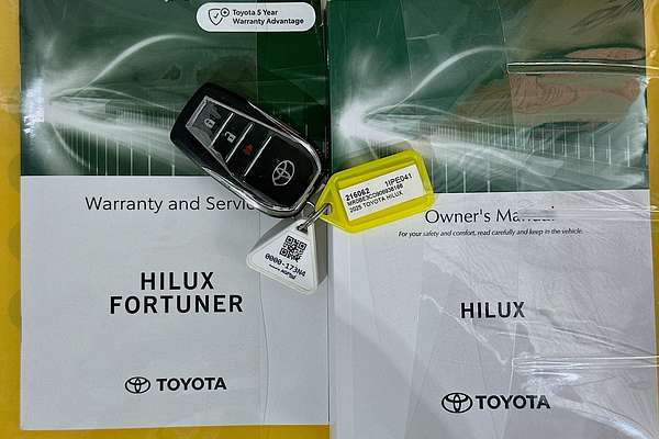 2025 Toyota HILUX SR5 48V (4x4) GUN126R RC 4X4