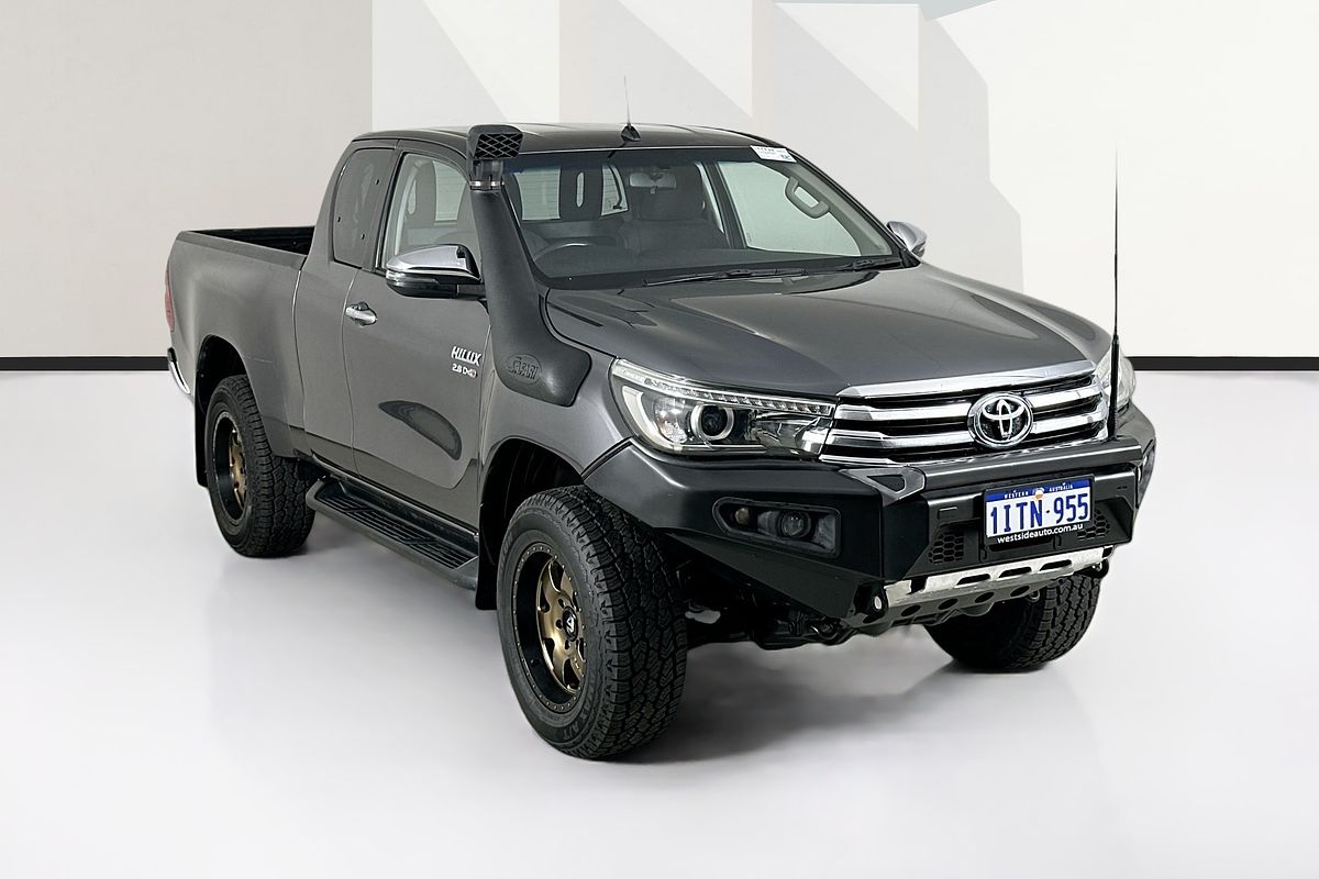 2017 Toyota HILUX SR5 (4x4) GUN126R MY17 4X4