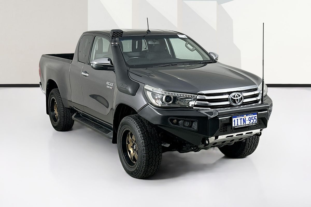 2017 Toyota HILUX SR5 (4x4) GUN126R MY17 4X4
