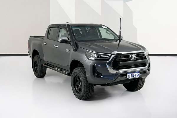 2022 Toyota HILUX SR5 (4x4) GUN126R 4X4