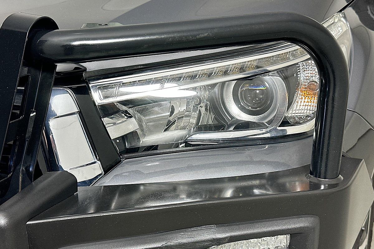 2018 Toyota HILUX SR5 (4x4) GUN126R MY17 4X4