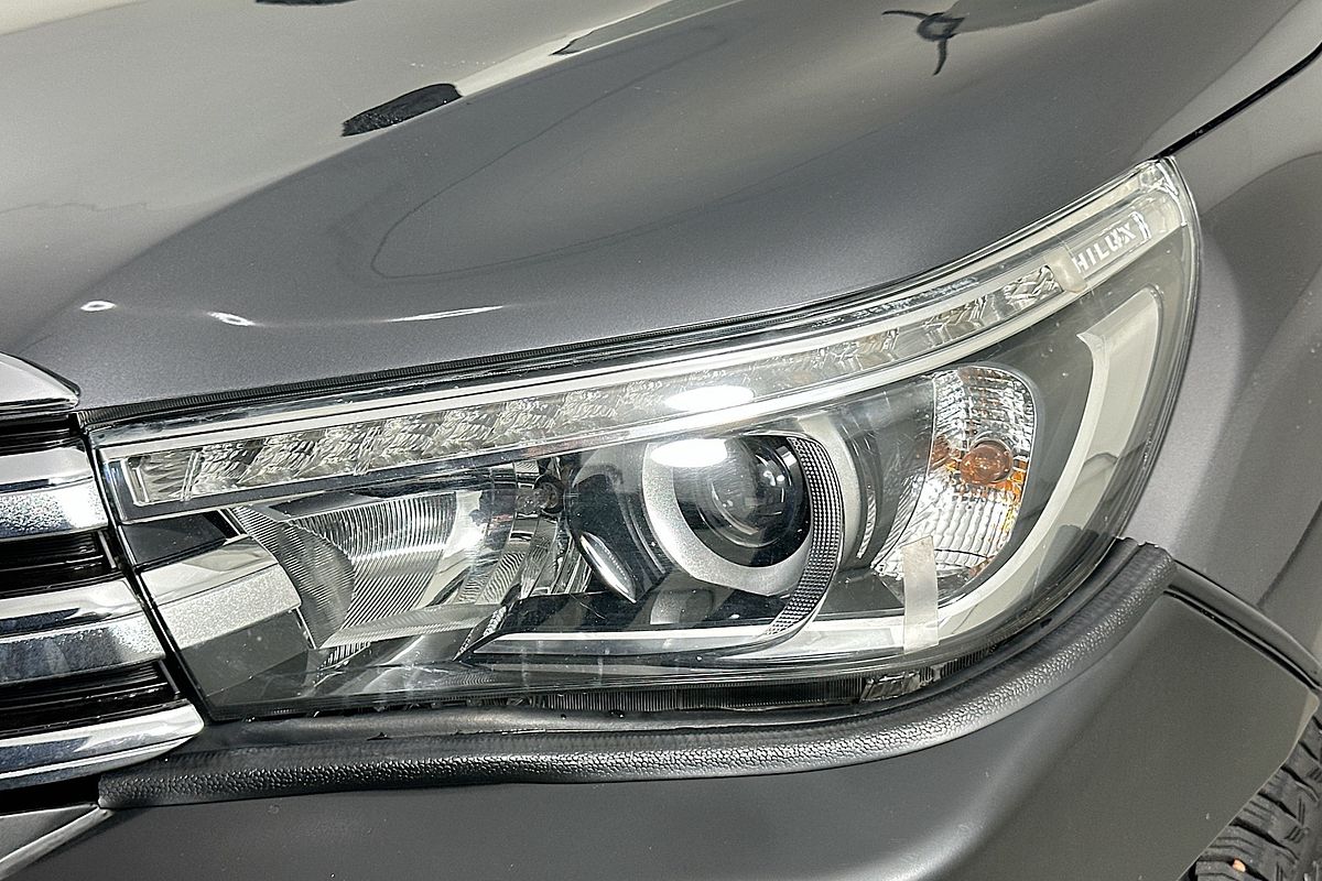 2017 Toyota HILUX SR5 (4x4) GUN126R MY17 4X4