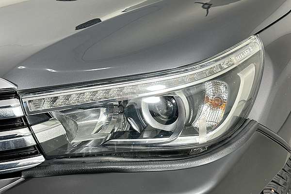 2017 Toyota HILUX SR5 (4x4) GUN126R MY17 4X4