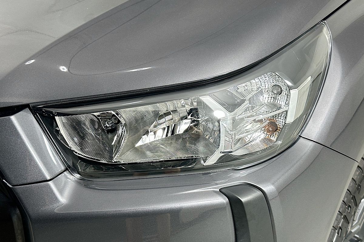 2024 Toyota HILUX SR 48V (4x4) GUN126R 4X4