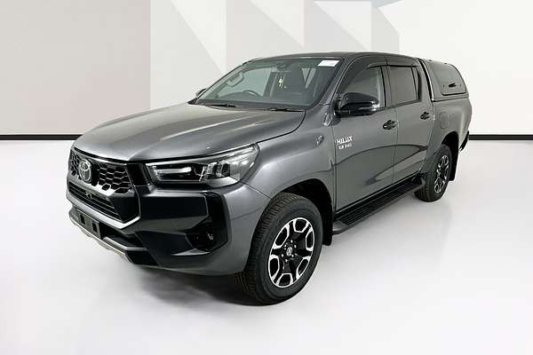 2024 Toyota HILUX SR5 48V GUN126R 4X4