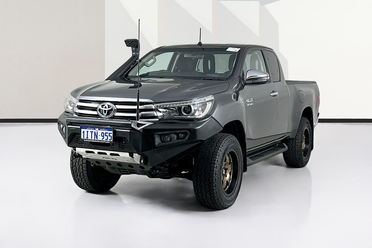 2017 Toyota HILUX SR5 (4x4) GUN126R MY17 4X4