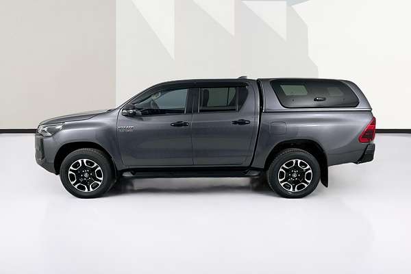 2024 Toyota HILUX SR5 48V GUN126R 4X4