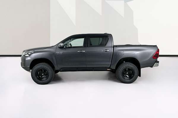 2022 Toyota HILUX SR5 (4x4) GUN126R 4X4