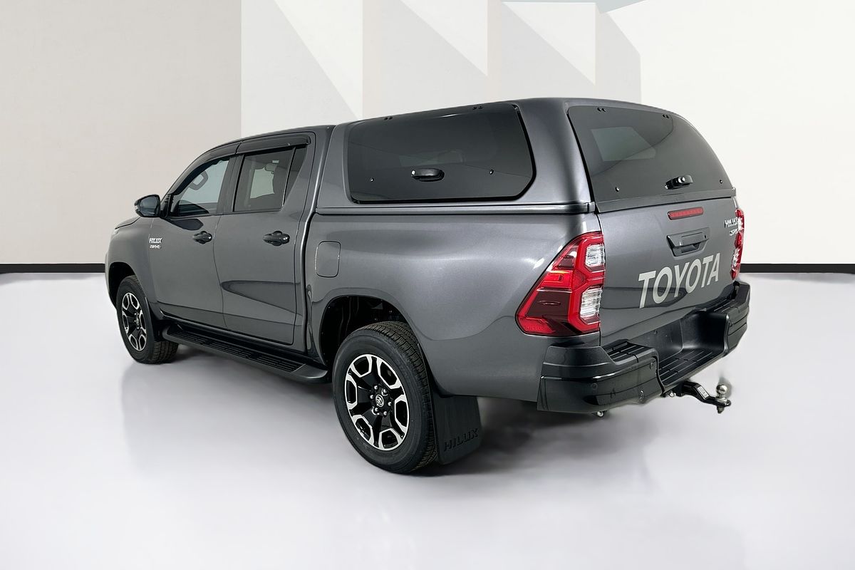 2024 Toyota HILUX SR5 48V GUN126R 4X4