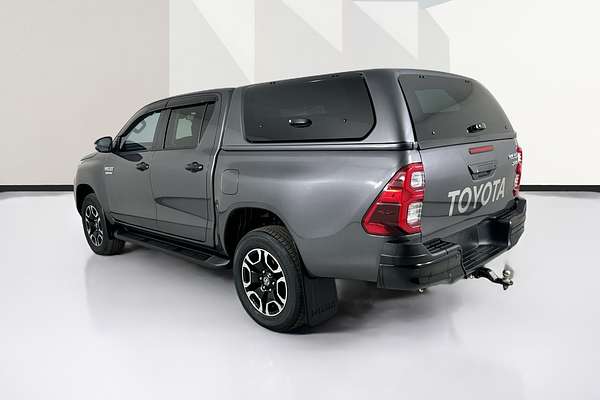 2024 Toyota HILUX SR5 48V GUN126R 4X4