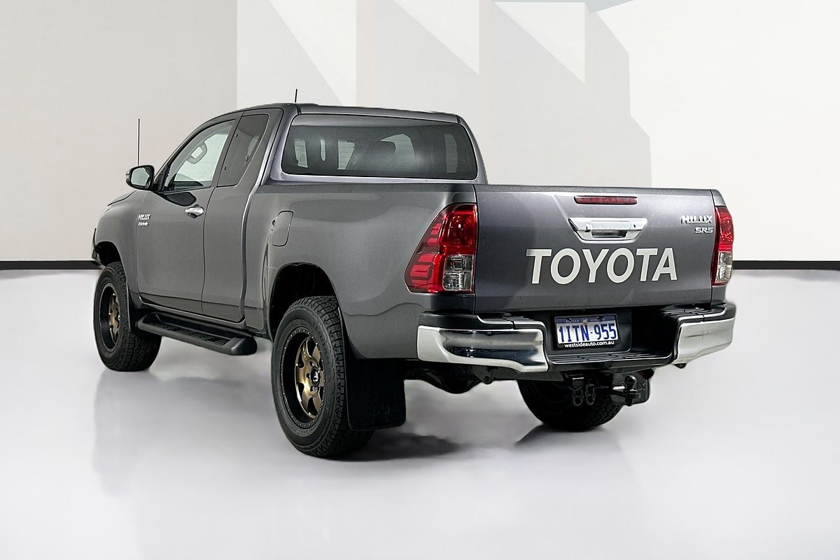 2017 Toyota HILUX SR5 (4x4) GUN126R MY17 4X4