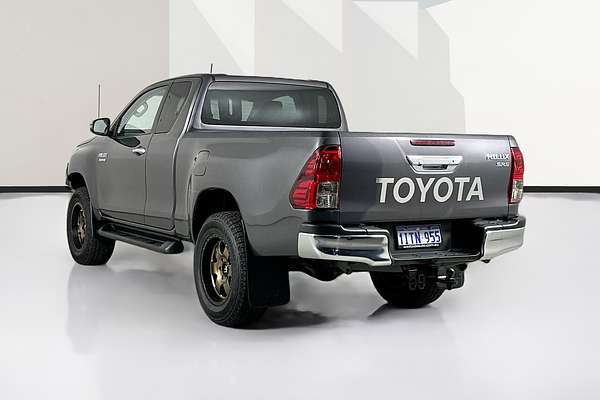2017 Toyota HILUX SR5 (4x4) GUN126R MY17 4X4