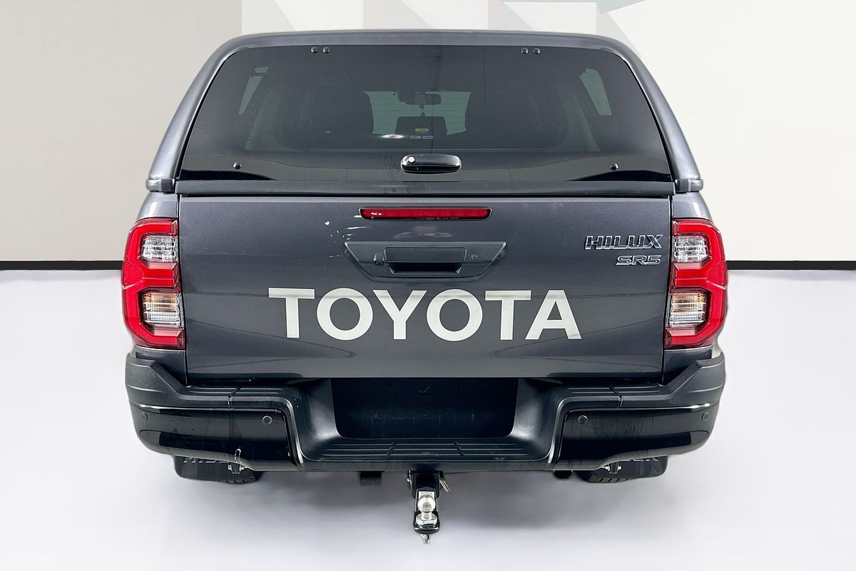 2024 Toyota HILUX SR5 48V GUN126R 4X4