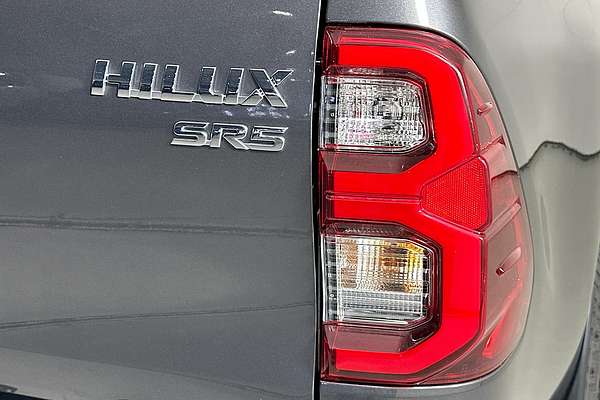 2022 Toyota HILUX SR5 (4x4) GUN126R 4X4
