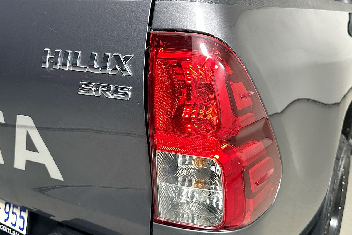 2017 Toyota HILUX SR5 (4x4) GUN126R MY17 4X4