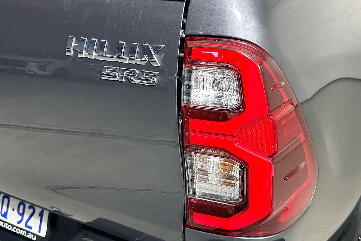 2023 Toyota HILUX SR5 (4x4) GUN126R 4X4