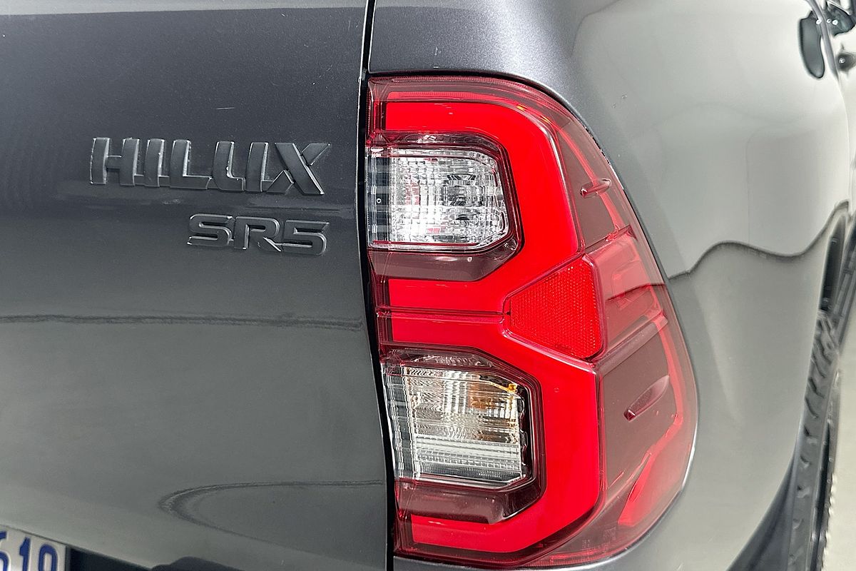 2020 Toyota HILUX SR5+ (4x4) GUN126R FACELIFT 4X4