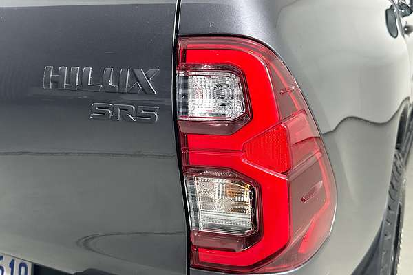 2020 Toyota HILUX SR5+ (4x4) GUN126R FACELIFT 4X4