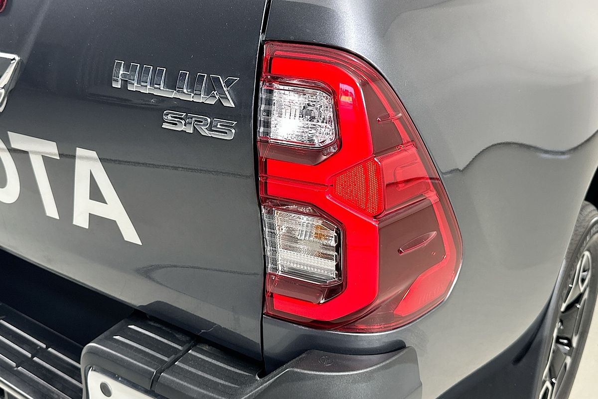 2023 Toyota HILUX SR5 + PREMIUM INTERIOR (4x4) GUN126R 4X4
